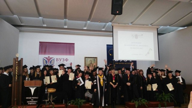На тържествена церемония бяха раздадени дипломите на випуск 2017 във ВУЗФ